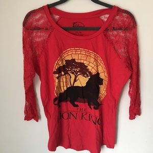 Lion king red lace sleeves